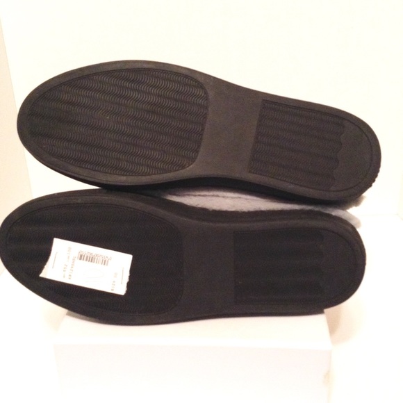 Katy Perry Honey Faux Fur Bear Paw Sneakers - Picture 7 of 8